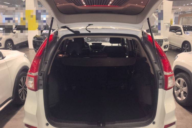 Used Honda CR-V 2016 2.0L Two-Wheel Drive Classic Edition Trunk