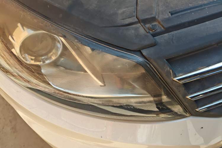 Used Dongfeng Fengon 580 2016 1.8L Manual Comfort Model Right Front Headlight