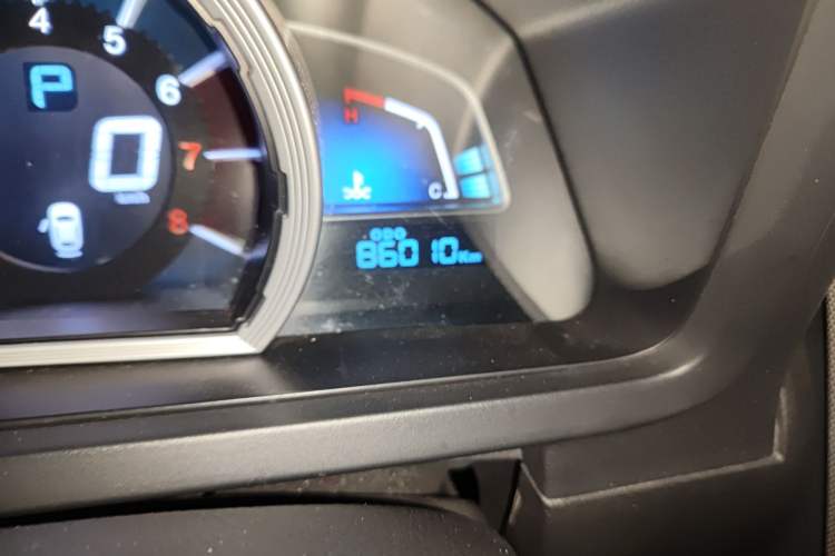 Used Luxgen U6 SUV 2014 1.8T Fashion Edition Odometer Close Up