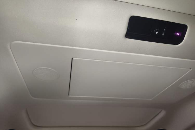 Used Li Auto MEGA 2024 Ultra Model
