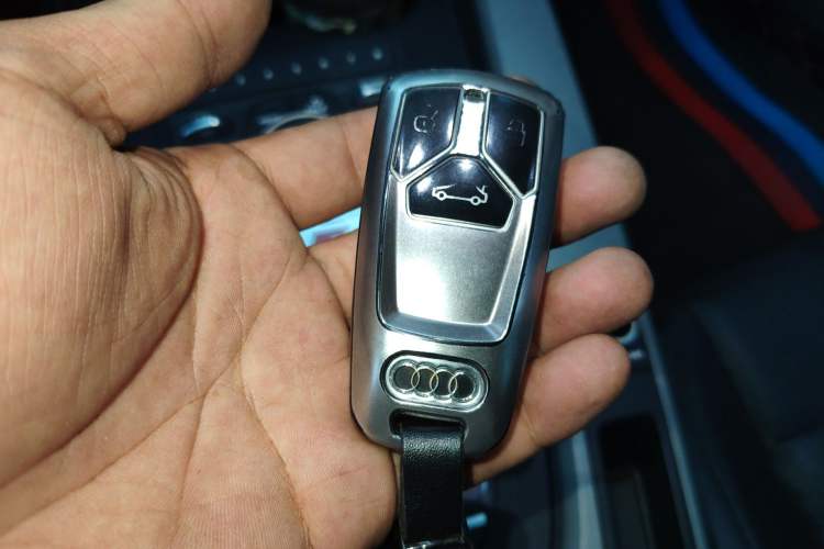 Used Audi A4L 2017 40 TFSI Ambition Edition
