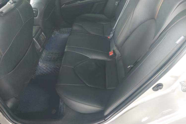 Used Toyota Camry 2019 Revised Version 2.0G Luxury Edition
