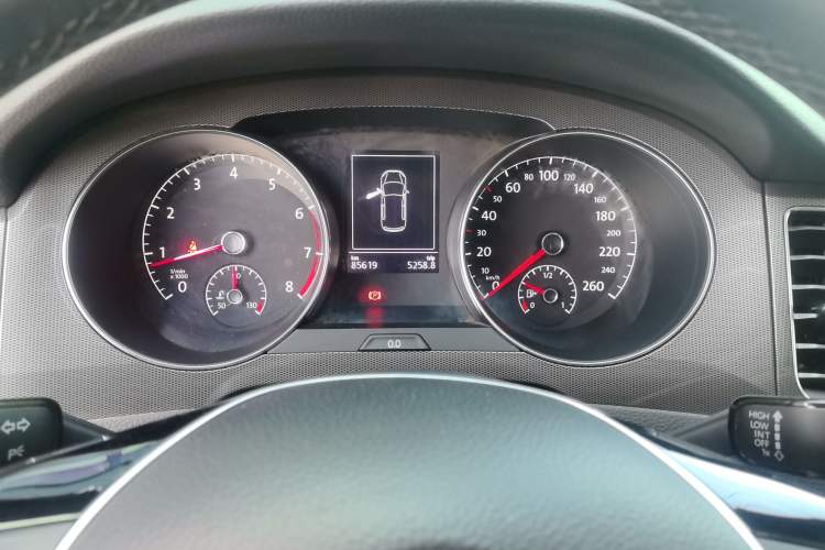 Used Volkswagen Golf Sportsvan 2018 230TSI Automatic Trend Edition Instrument Cluster