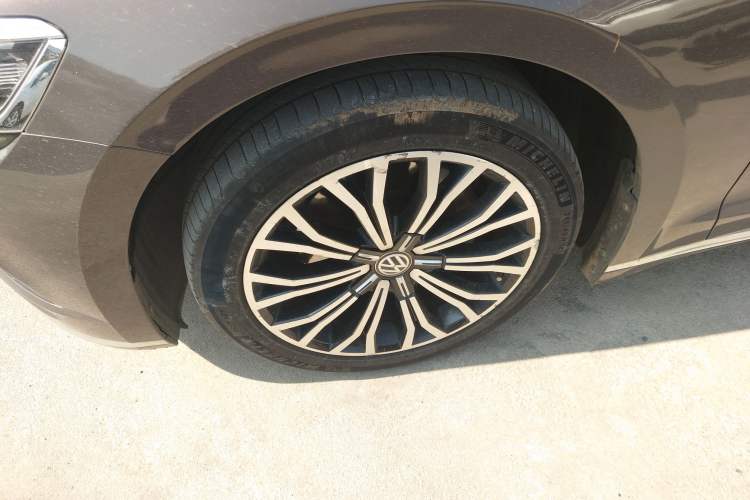 Used Volkswagen Phideon 2018 Revised Version 380TSI Two-Wheel Drive Business Edition