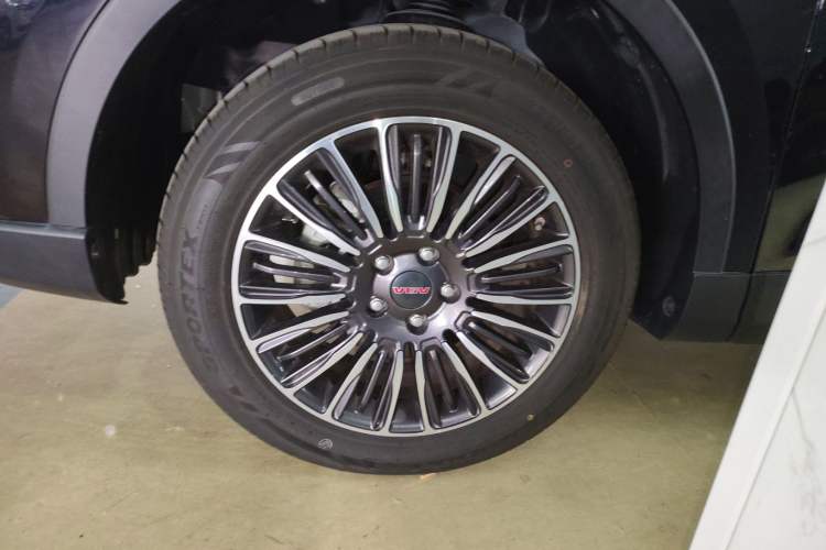 Used Sinotruk VGV U70 2021 1.5T Automatic Youyue Edition 7-Seater Left Front Wheel Hub