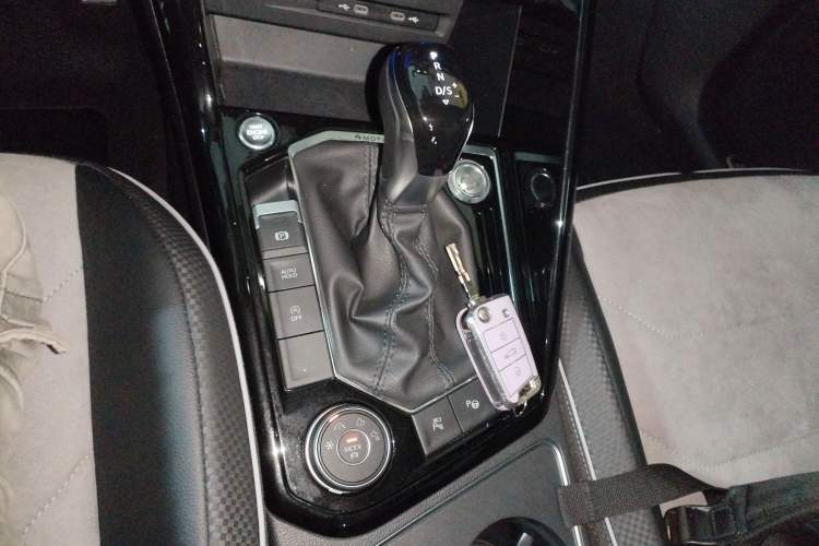 Used Volkswagen Tayron X 2020 380TSI Four-Wheel Drive Flagship Smart Connectivity Version Gear Lever