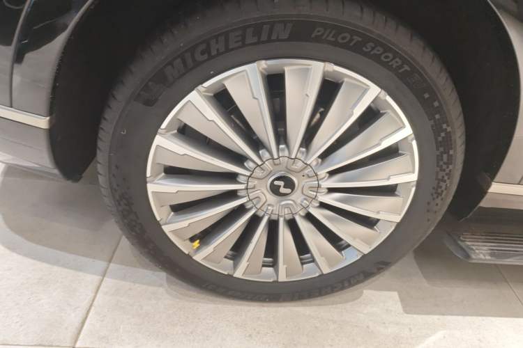 Used ONVO Luxeed L90 2025 Model—Max Six-Seater Version