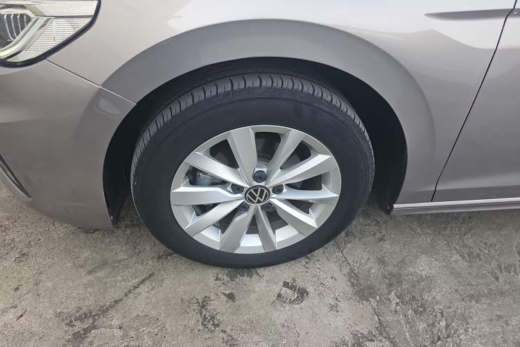 Used Volkswagen Bora 2021 1.5L Automatic Comfort Smart Connect Edition Left Front Wheel Hub