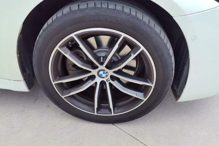 Used BMW 5 Series 2022 Restyled 525Li M Sport Package Right Front Wheel Hub