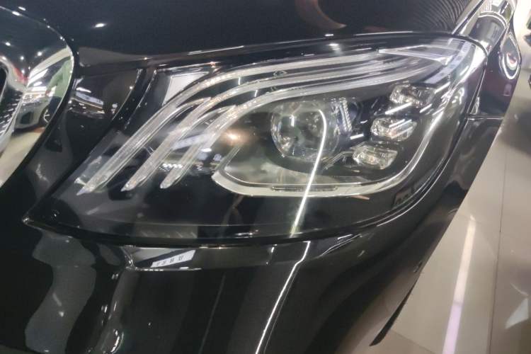 Used Mercedes-Benz S-Class 2018 S 320 L Left Front Headlight