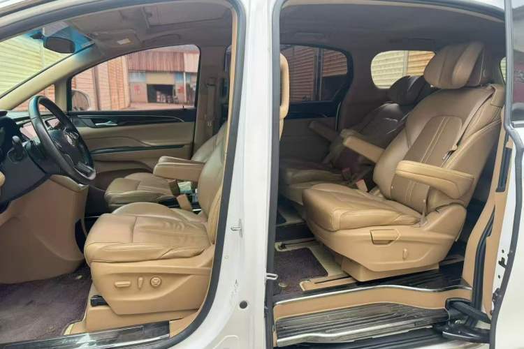 Used Buick GL8 2017 ES 28T Premium Version China V Standard Left Rear Seat