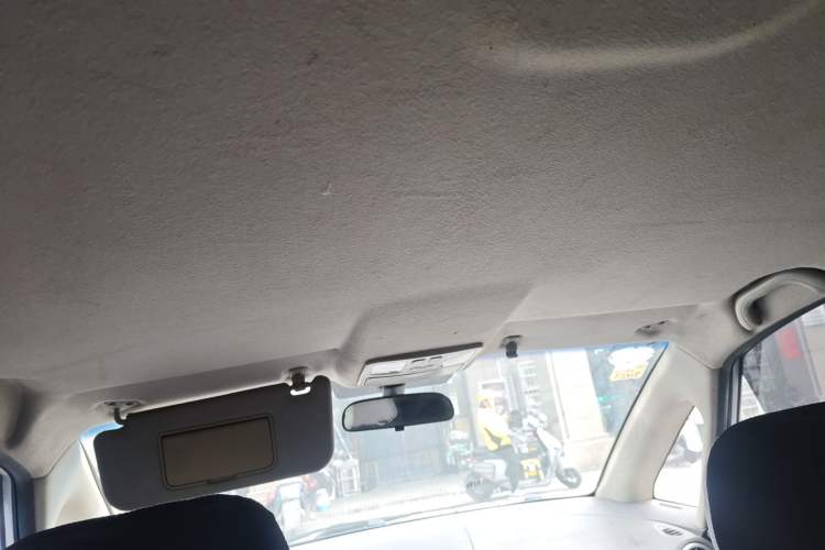 Used JAC Group Refine M2 2012 1.5L MT IKEA Luxury Edition Headliner