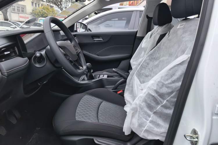 Used Roewe i5 2026 Model 1.5L Manual Comfort Version Left Front Seat