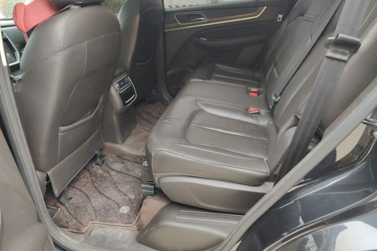 Used Roewe RX8 2018 30T Smart Connectivity Two-Wheel Drive Flagship Edition
