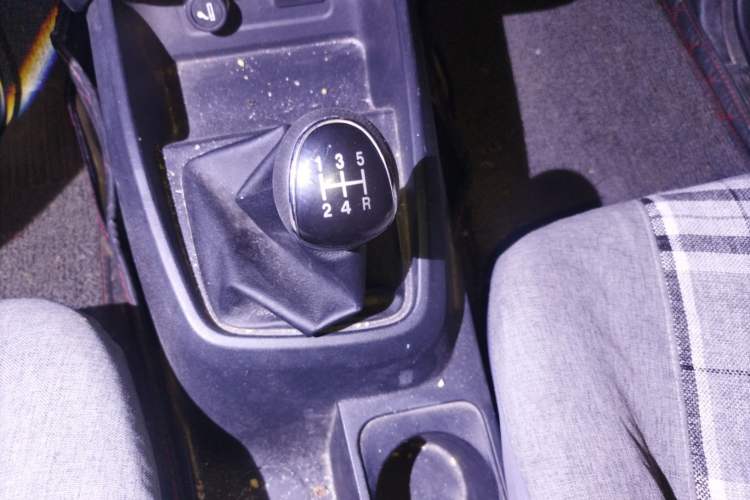 Used Dongfeng Fengon 380 2022 1.5L Comfort-Class Passenger Vehicle (Steel Spring) with 7 Seats