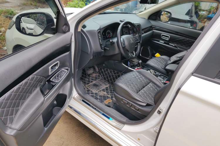 Used Mitsubishi Outlander 2021 Revised Version 2.0L Two-Wheel Drive Enjoyment Edition 5 Seats