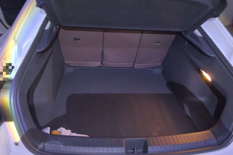 Used Volkswagen Lamando 2024 Lingdu L 200TSI DSG Trendy & Spicy Edition Trunk