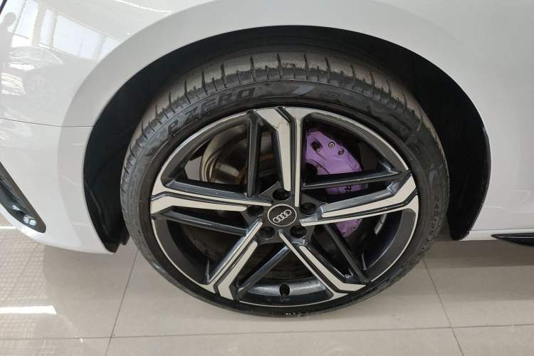 Used Audi A4L 2025 2 Million Units Enjoyment Version 40 TFSI Luxury Dynamic Edition Exterior 4