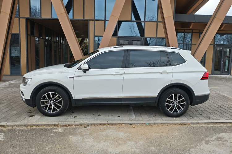Used Volkswagen Tiguan L 2018 330TSI Automatic Two-Wheel Drive Comfort Edition
