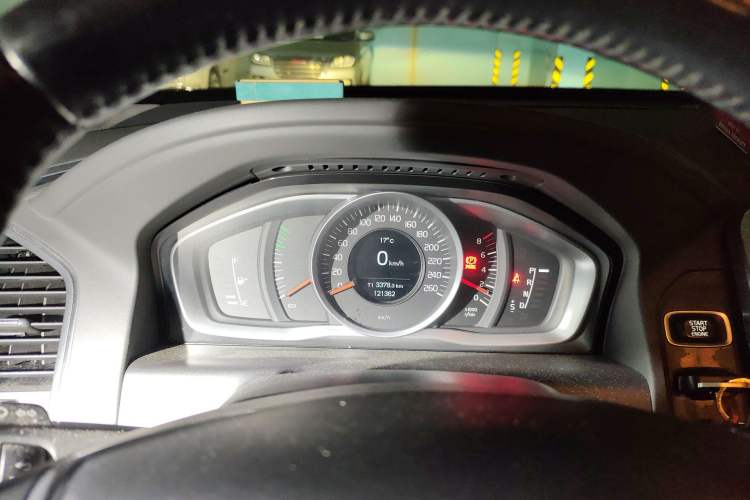 Used Volvo XC60 2013 T5 Zhiya Edition Odometer Close Up
