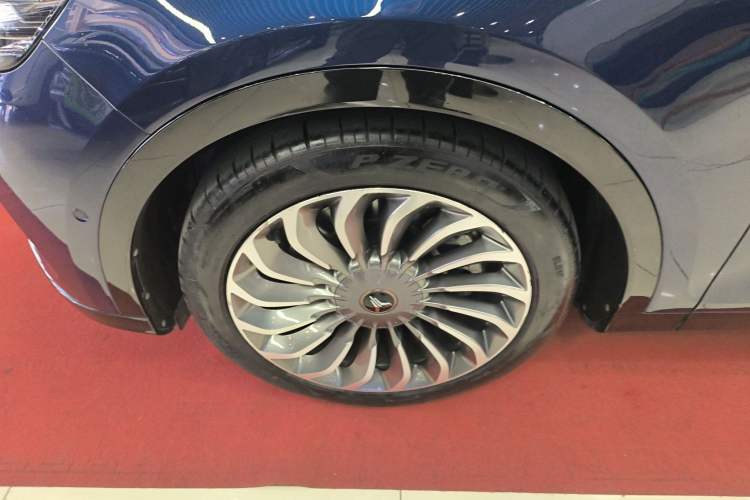 Used VOYAH FREE 2021 Four-Wheel Drive Standard Range-Extended Exclusive Luxury Package
