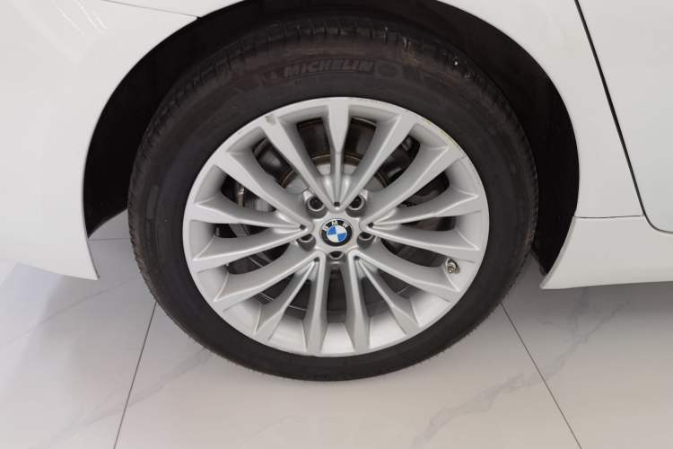 Used BMW 5 Series 2021 Updated Version 525Li Luxury Package Right Rear Wheel Hub