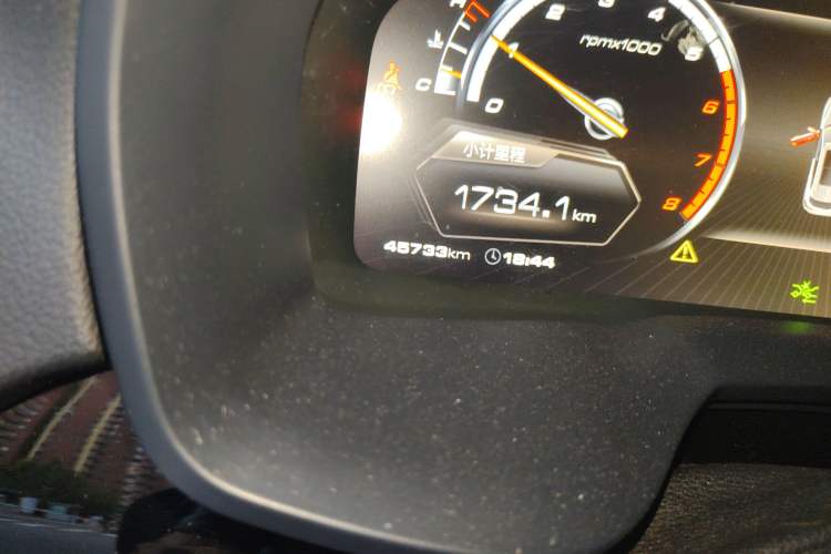 Used Wey VV7 2017 2.0T Flagship Model Odometer Close Up