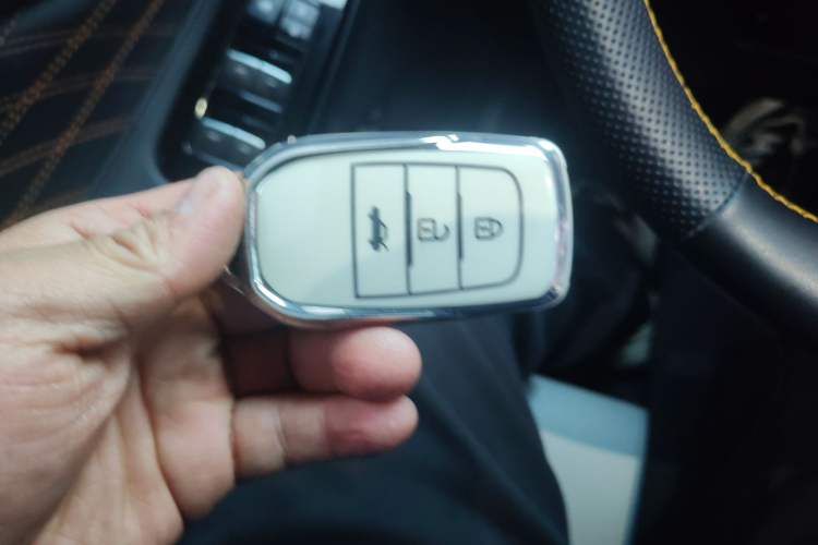 Used Toyota Avalon 2024 Dual-Motor 2.0L Luxury Edition
