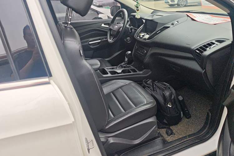 Used Ford Kuga 2017 EcoBoost 180 Two-Wheel-Drive Platinum Edition
