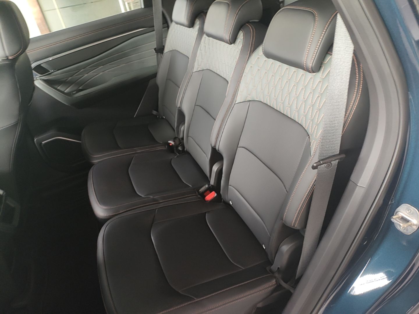 Geely Auto Haoyue L 2024 2.0T DCT Prestige Version — снимка 20