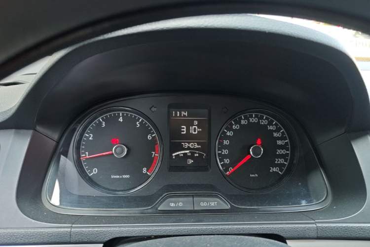 Used Volkswagen Lavida 2013 Revised Classic 1.6L Manual Fashion Edition Instrument Cluster