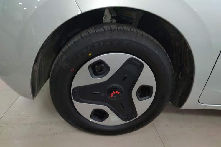 Used Wuling Zhiguang New Energy 2025 Comfort Model Exterior 4