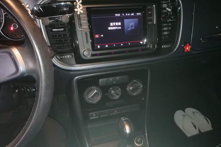 Used Volkswagen Beetle 2018 180TSI Yile Model Audio And AC Panel