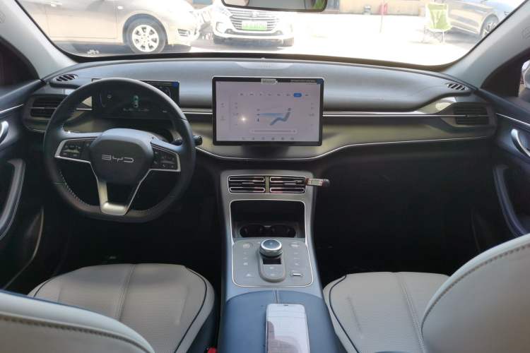 Used BYD Destroyer 05 2024 HONOR Edition DM-i 55KM Luxury Model Center Console