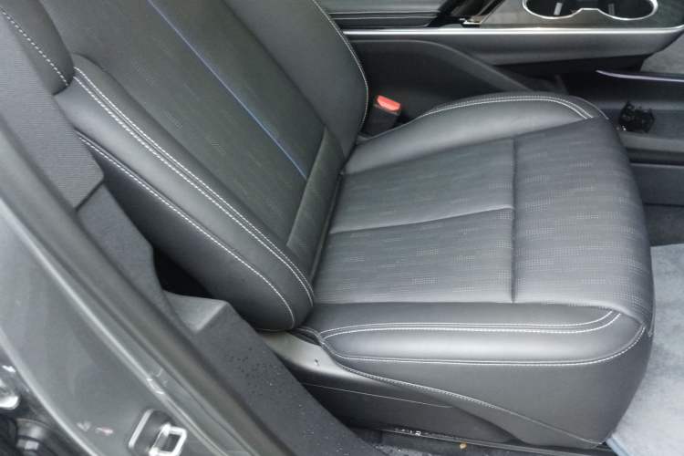 Used Cadillac LYRIQ 2022 Rear-Drive Long-Range Luxury Edition Right Front Seat