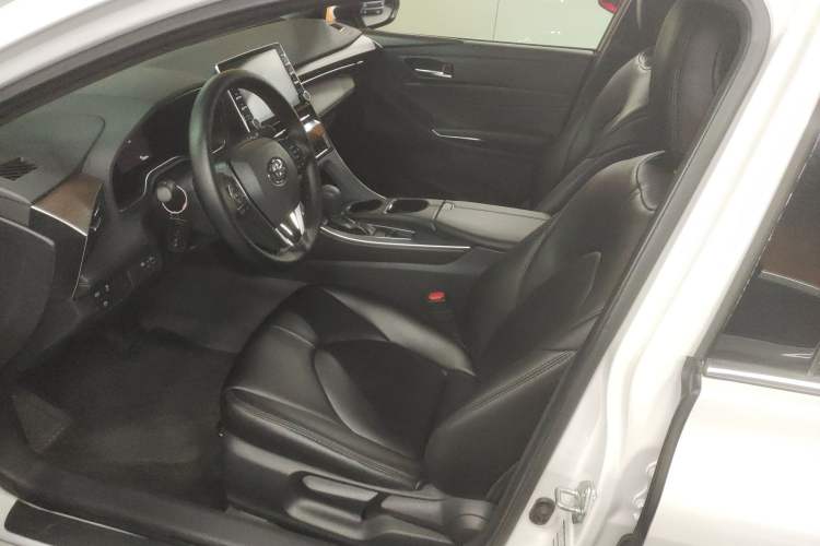 Used Toyota Avalon 2019 2.0L Ambition Edition China VI