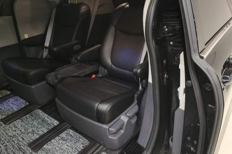 Used Toyota SIENNA 2024 2.5L Hybrid Comfort Edition