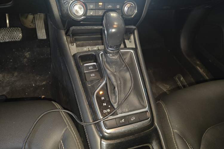 Used Roewe RX3 2018 1.6L CVT Internet Smart Edition
