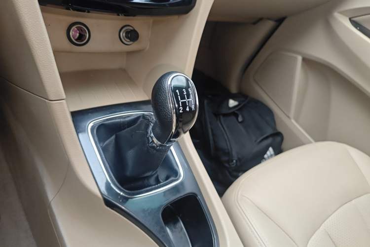 Used Baojun 730 2016 1.5L Manual Comfort Version 7 Seats China V Emission Standard