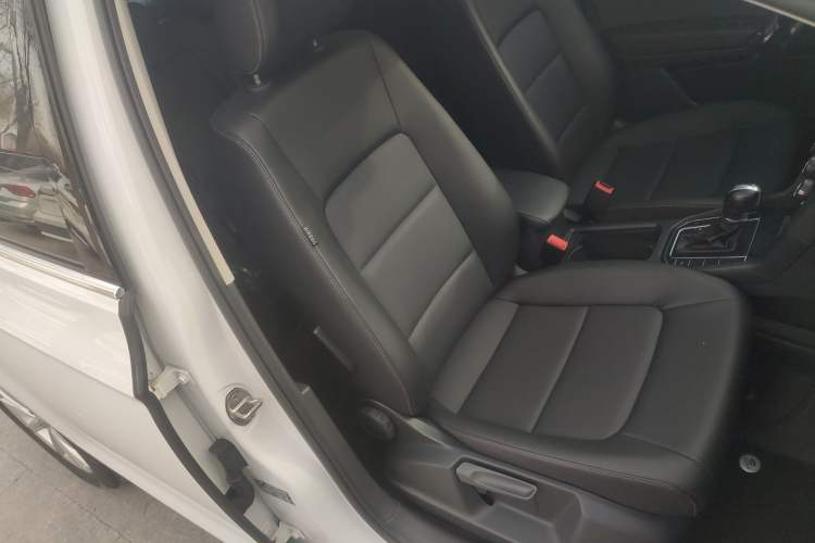 Used Volkswagen Golf Sportsvan 2020 280TSI Automatic Curious Model Right Front Seat