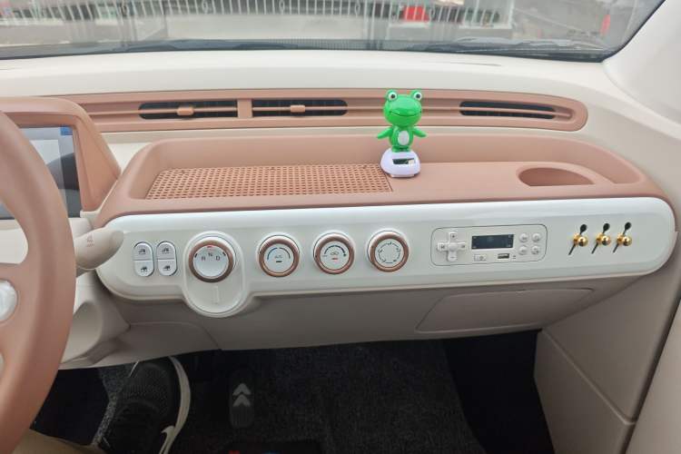 Used Bestune Pony 2026 Model 222km Cute Horse Plus Audio And AC Panel