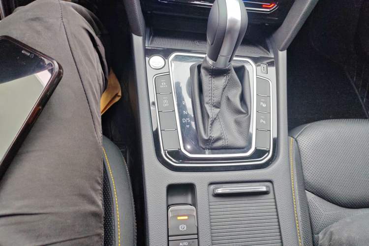 Used Volkswagen FAW-Volkswagen CC 2024 380TSI Striking All-Encompassing Edition Gear Lever