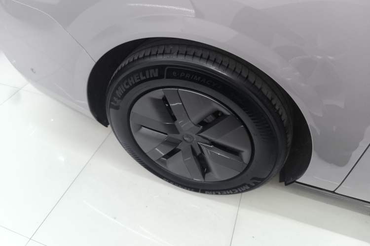 Used Li Auto MEGA 2024 Ultra Model
