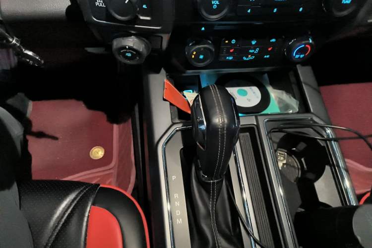 Used Ford F-150 Raptor 
