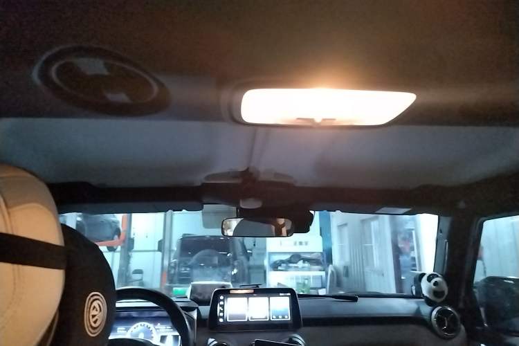 Used BAIC Off-Road BJ40 2023 2.0T Automatic Four-Wheel Drive Urban Hunter Edition Chivalrous Type Headliner