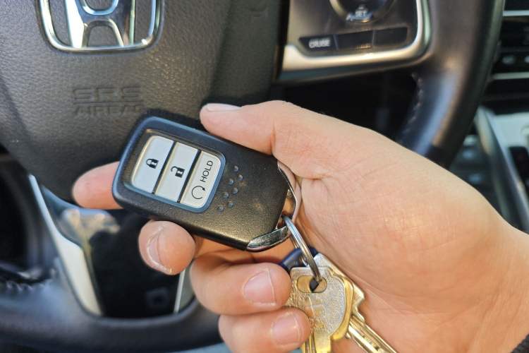 Used Honda CR-V 2019 240TURBO CVT 2WD Fashion Edition China V Vehicle Key