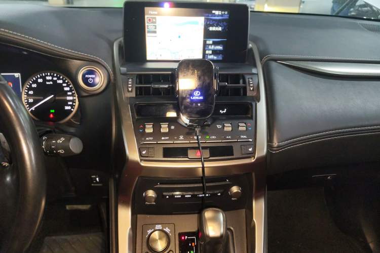 Used Lexus NX 2020 300h Front-Drive FENGSHANG Version China VI Standard Audio And AC Panel