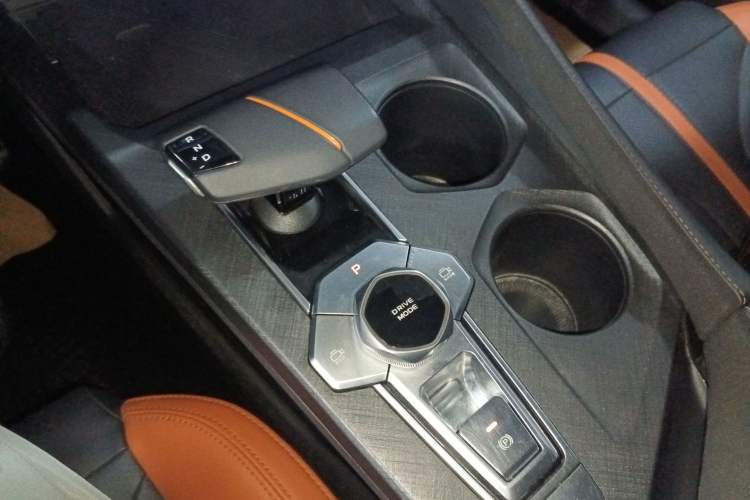 Used CHANGAN UNI-V 2024 1.5T Prestige Sport Edition Gear Lever