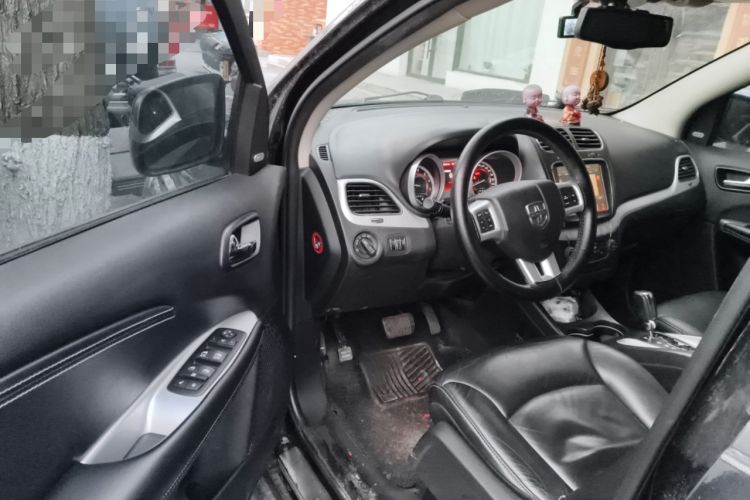 Used Dodge Journey 2013 2.4L Two-Wheel Drive Luxury Version
