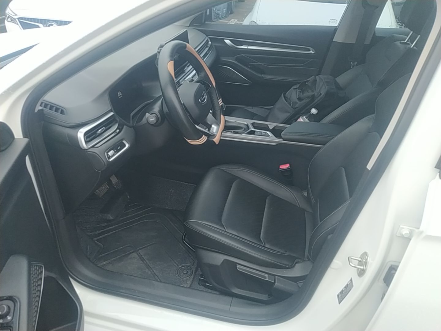 Geely Auto Emgrand 2022 4th Generation 1.5L CVT Luxury Model - Premium — снимка 17
